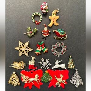 LOT of 18 CHRISTMAS Vintage
Modern Brooch Pins TREES SANTA
SLED WREATHS STOCKING